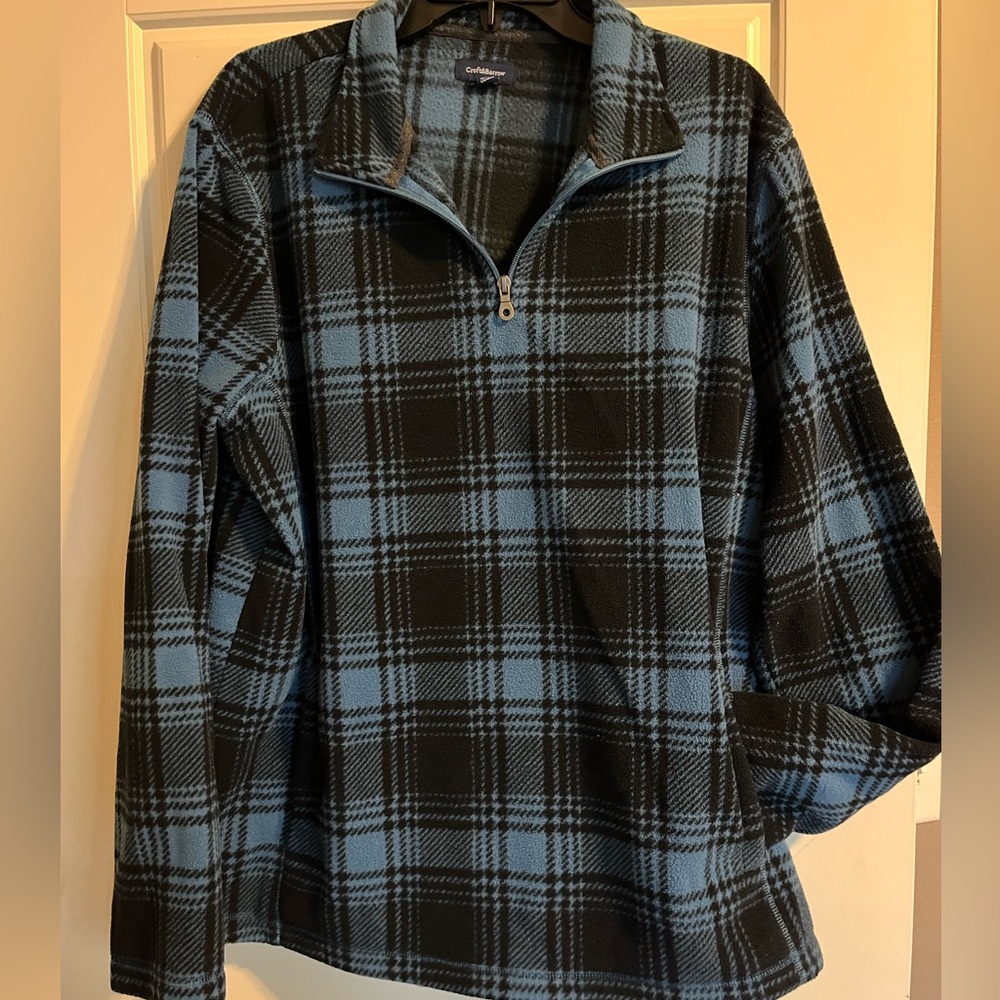 Men’s fleece like material pullover